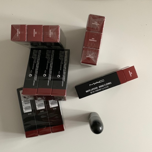 MAC red lipstick - Marrakesh NEW - Picture 2 of 2